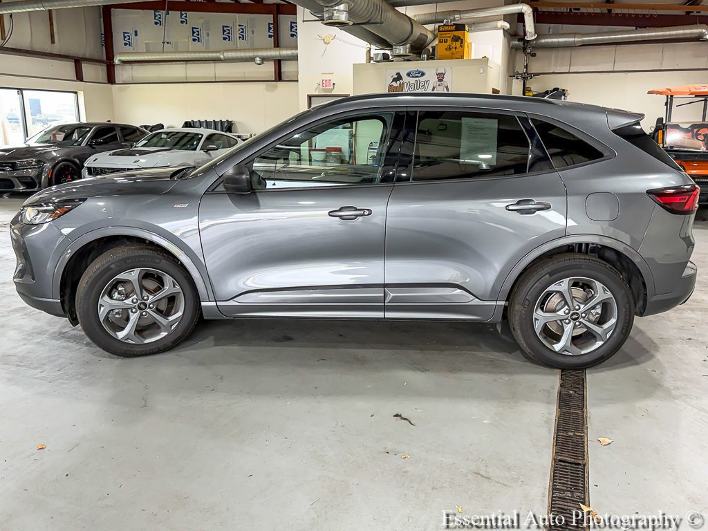 Certified 2024 Ford Escape ST-Line w/ Tech Pack #1 AWD/4WD image 4