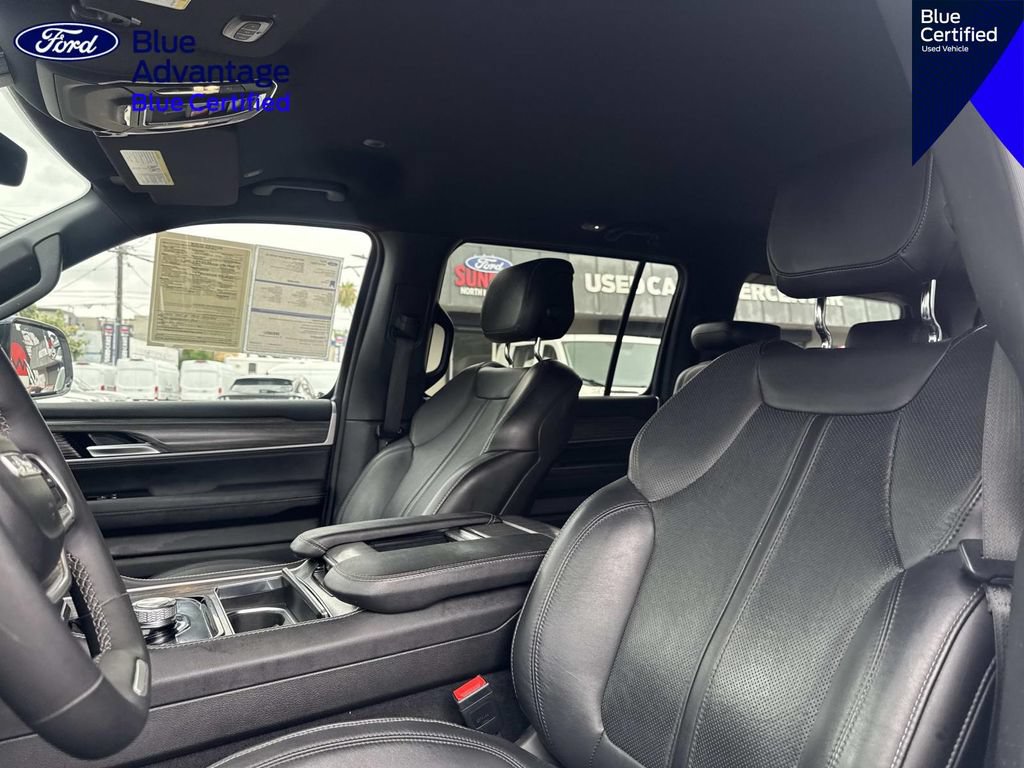Used 2024 Jeep Wagoneer Series II w/ Flexible Seating Group RWD image 21