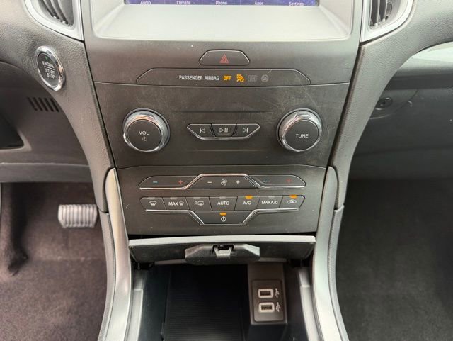 Certified 2020 Ford Edge SE FWD image 17