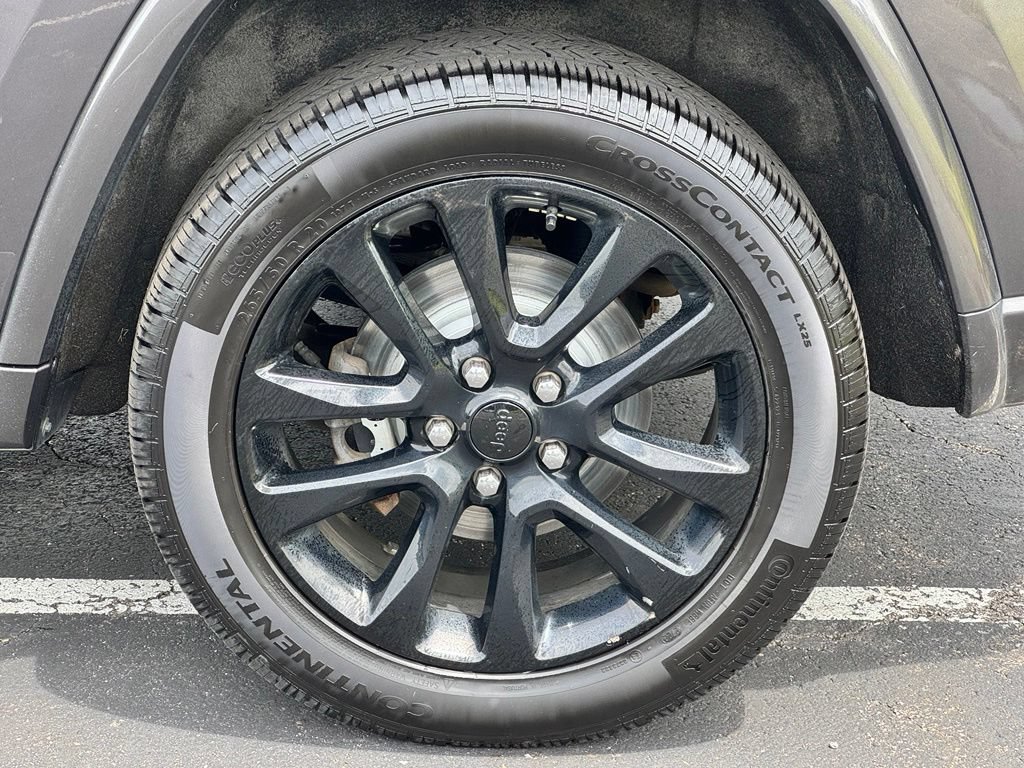 Used 2020 Jeep Grand Cherokee Altitude AWD/4WD image 46