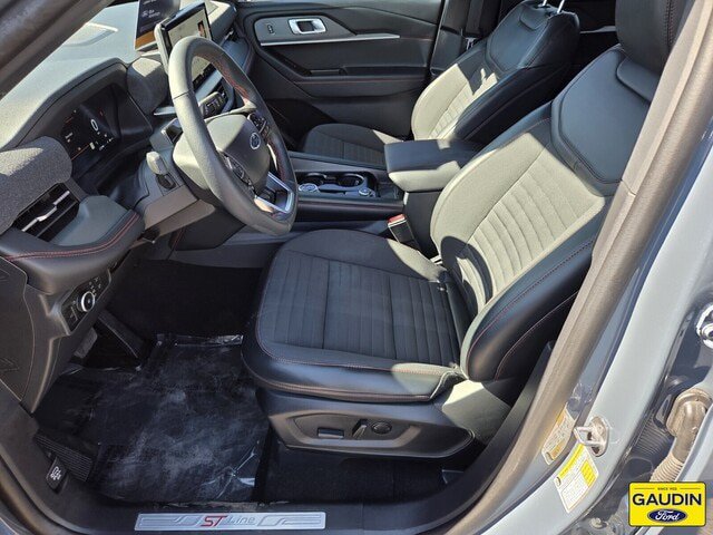 Certified 2025 Ford Explorer ST-Line w/ Premium Package RWD image 11