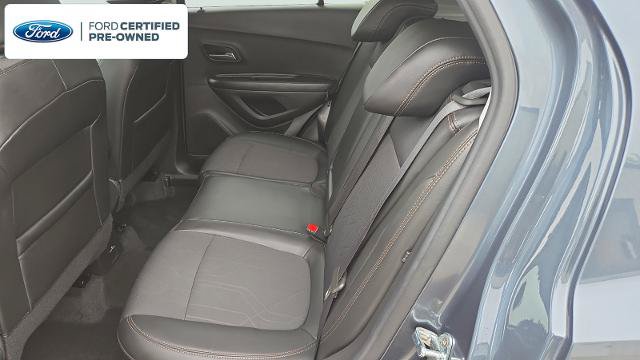 Used 2022 Chevrolet Trax LT w/ LT Convenience Package AWD/4WD image 26