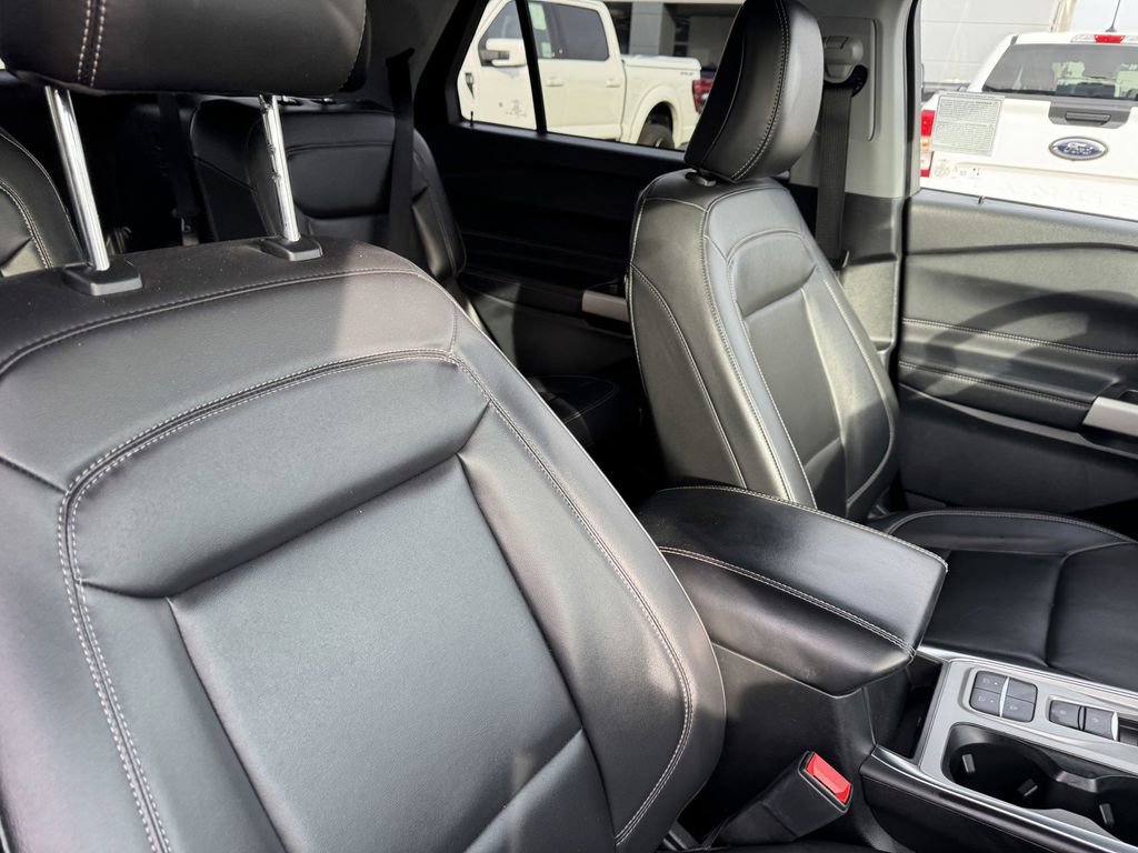Certified 2023 Ford Explorer XLT w/ Equipment Group 202A image 7