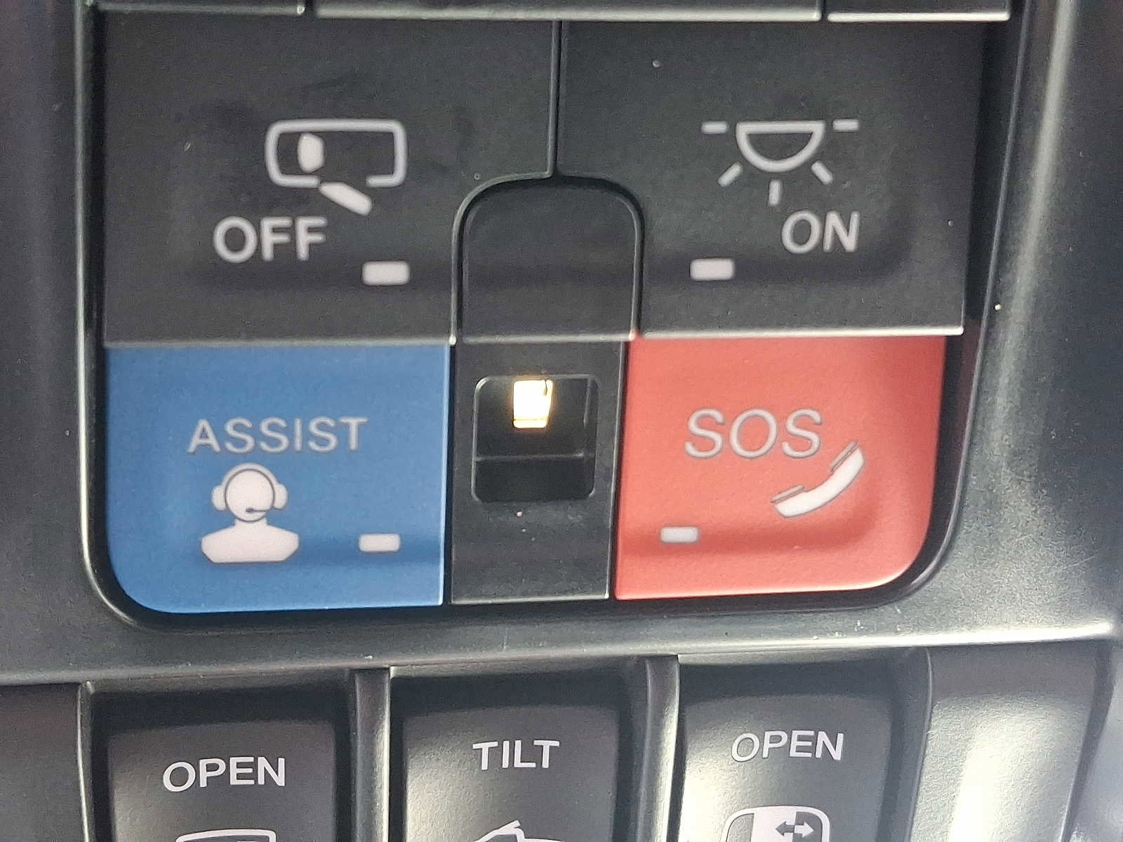 Used 2024 RAM 2500 Limited image 25