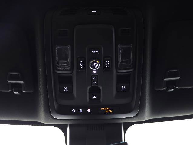 Used 2025 GMC Yukon XL AT4 Ultimate image 17