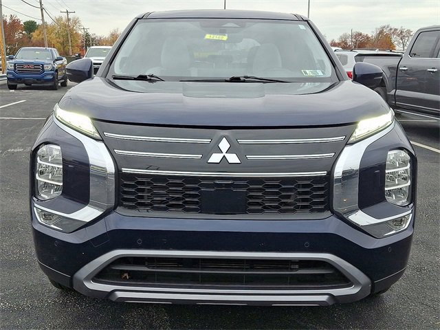 Used 2025 Mitsubishi Outlander SE image 7