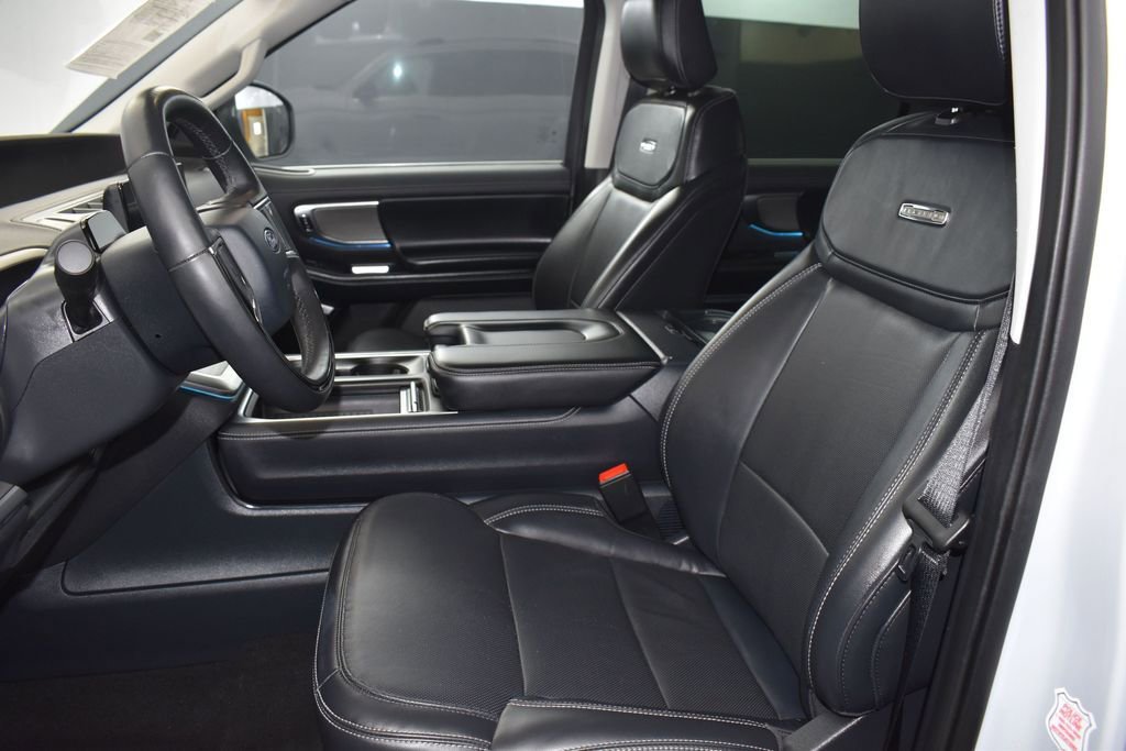 Certified 2025 Ford Expedition Platinum AWD/4WD image 10