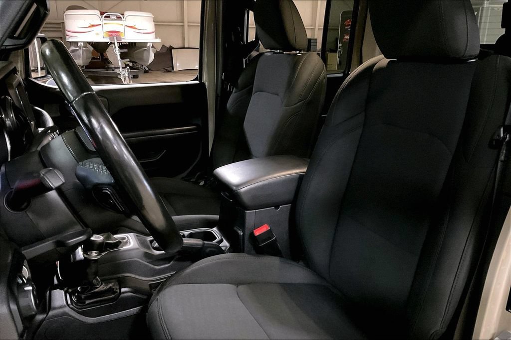 Used 2020 Jeep Gladiator Sport AWD/4WD image 23
