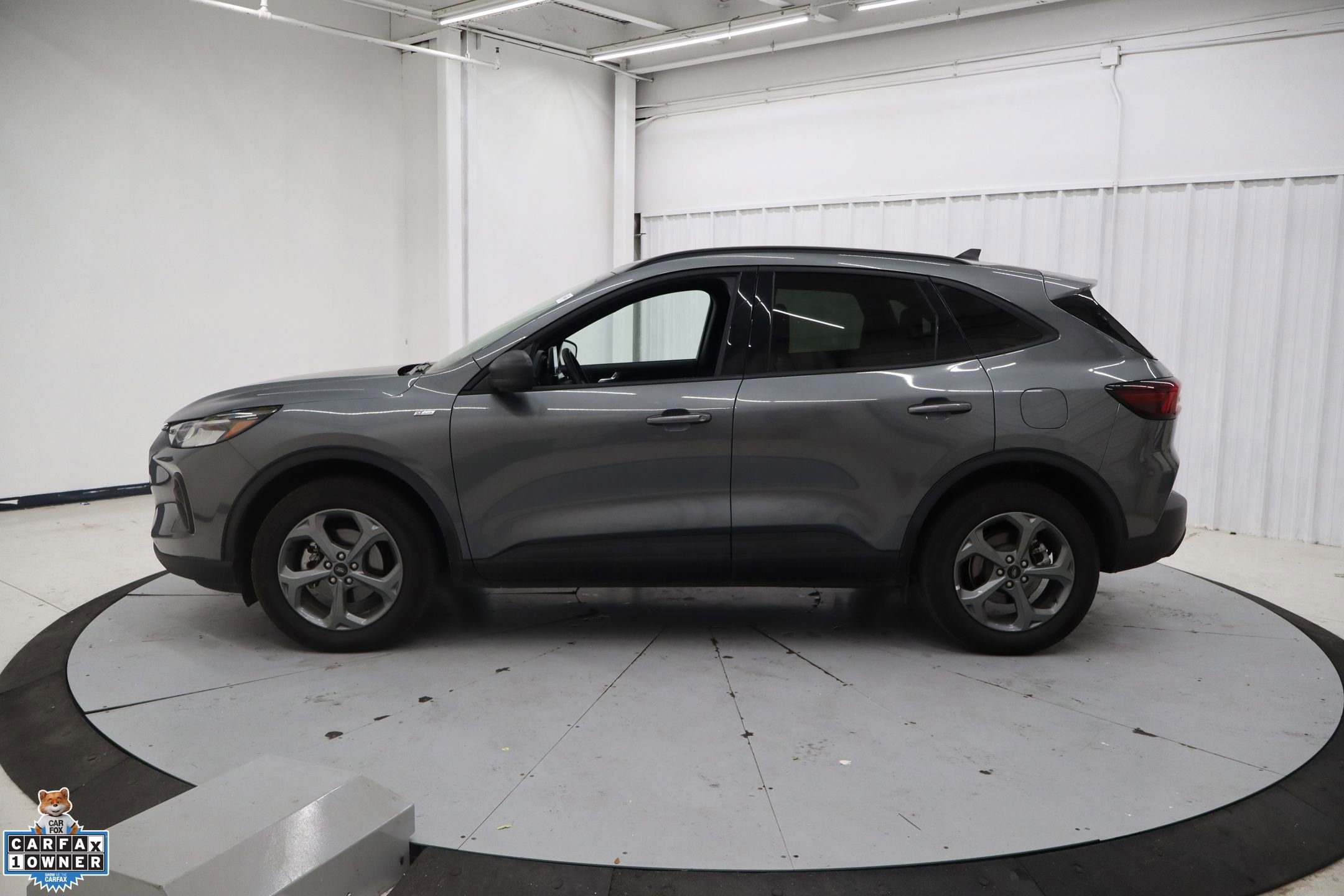 Certified 2025 Ford Escape ST-Line image 4