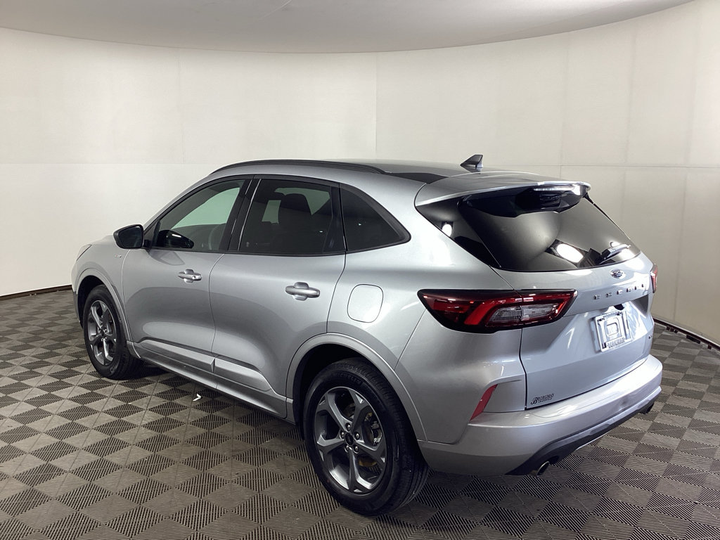 Certified 2023 Ford Escape ST-Line AWD/4WD image 4
