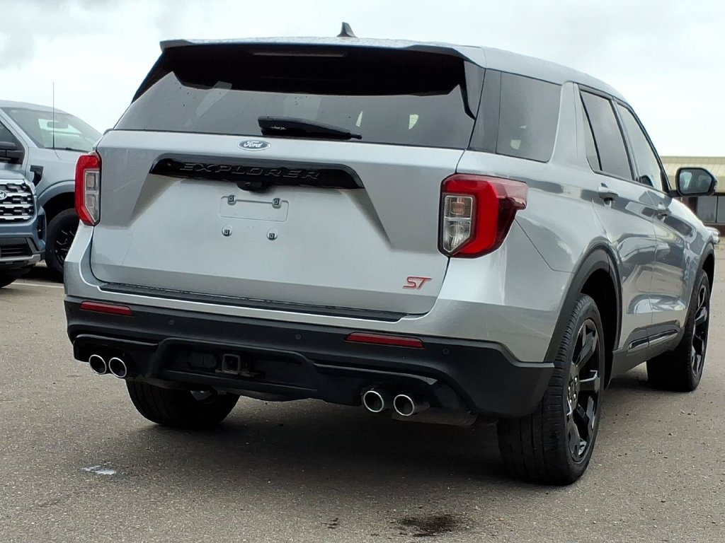 Certified 2022 Ford Explorer ST w/ Equipment Group 401A AWD/4WD image 5