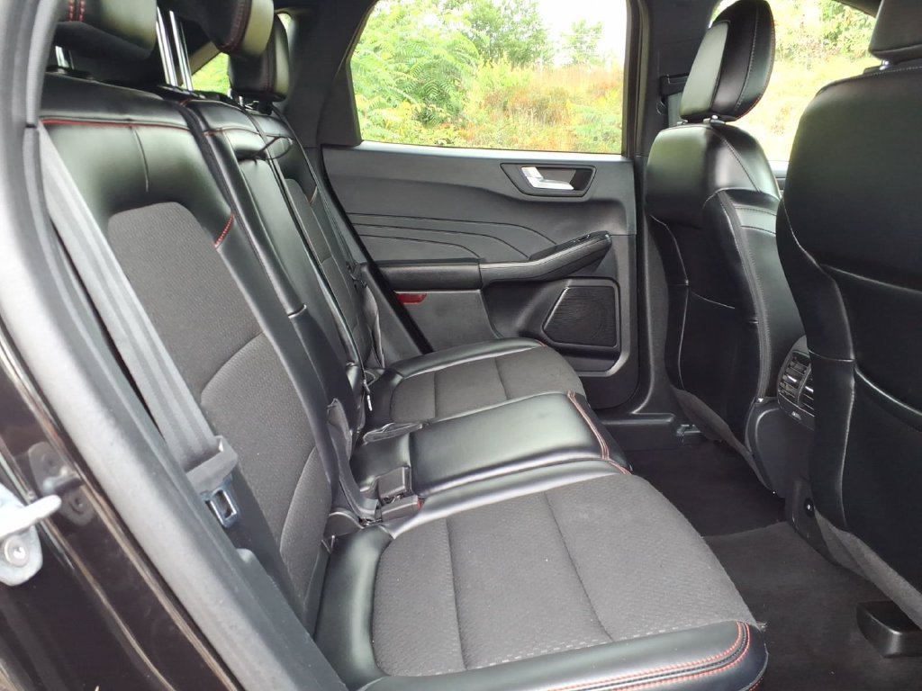 Certified 2025 Ford Escape ST-Line AWD/4WD image 11