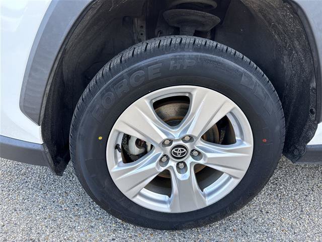 Used 2020 Toyota RAV4 XLE FWD image 32