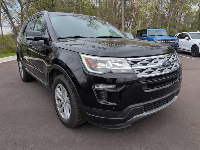 Certified 2019 Ford Explorer XLT w/ Equipment Group 201A AWD/4WD image 3