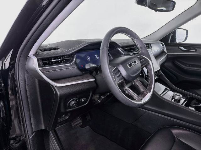 Used 2023 Jeep Grand Cherokee L Limited AWD/4WD image 9