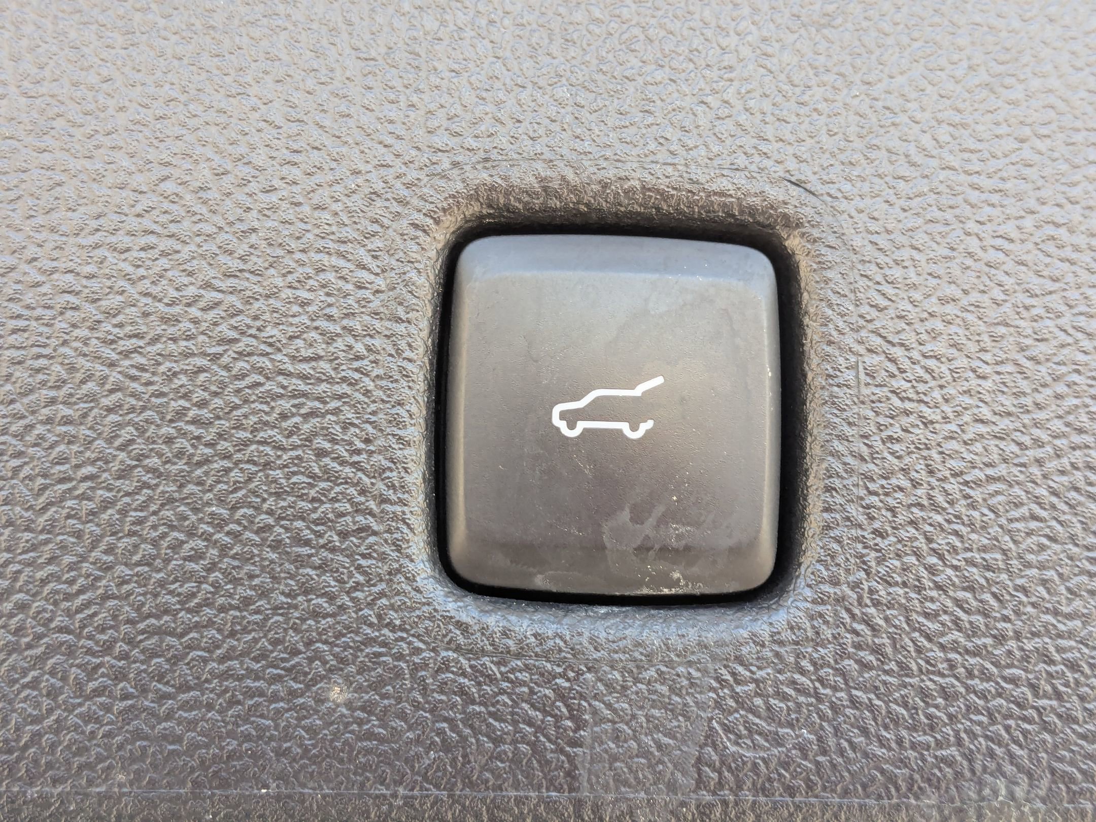 Certified 2022 Ford Escape SE w/ SE Sport Appearance Package image 32