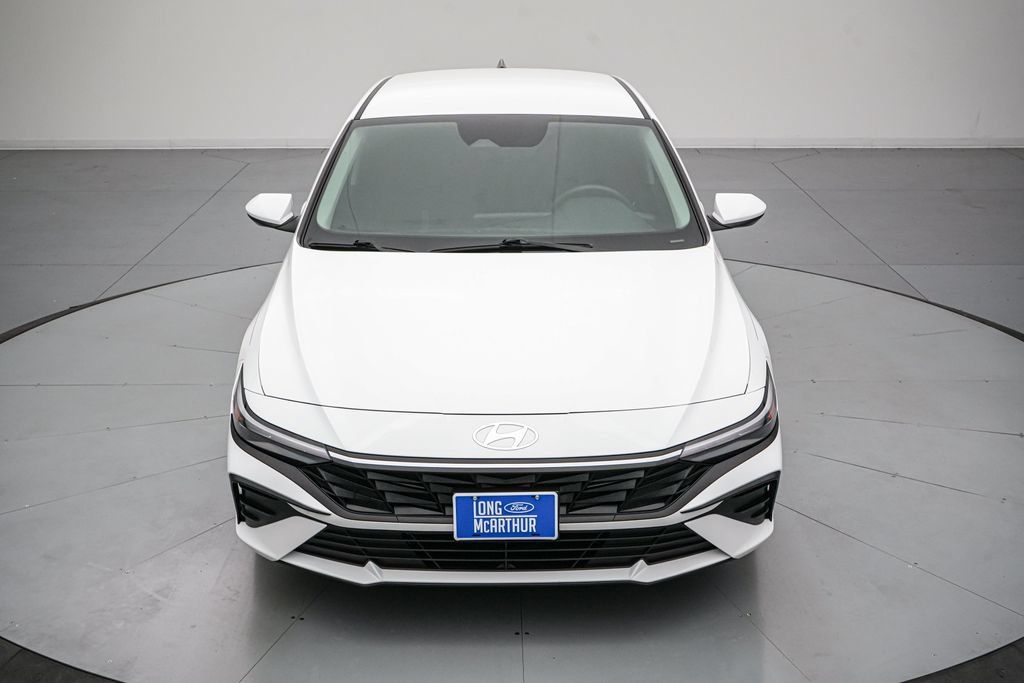 Used 2025 Hyundai Elantra SE FWD image 9