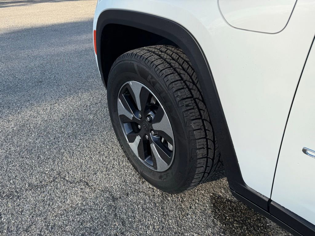 Used 2024 Jeep Grand Cherokee Limited 4xe image 15