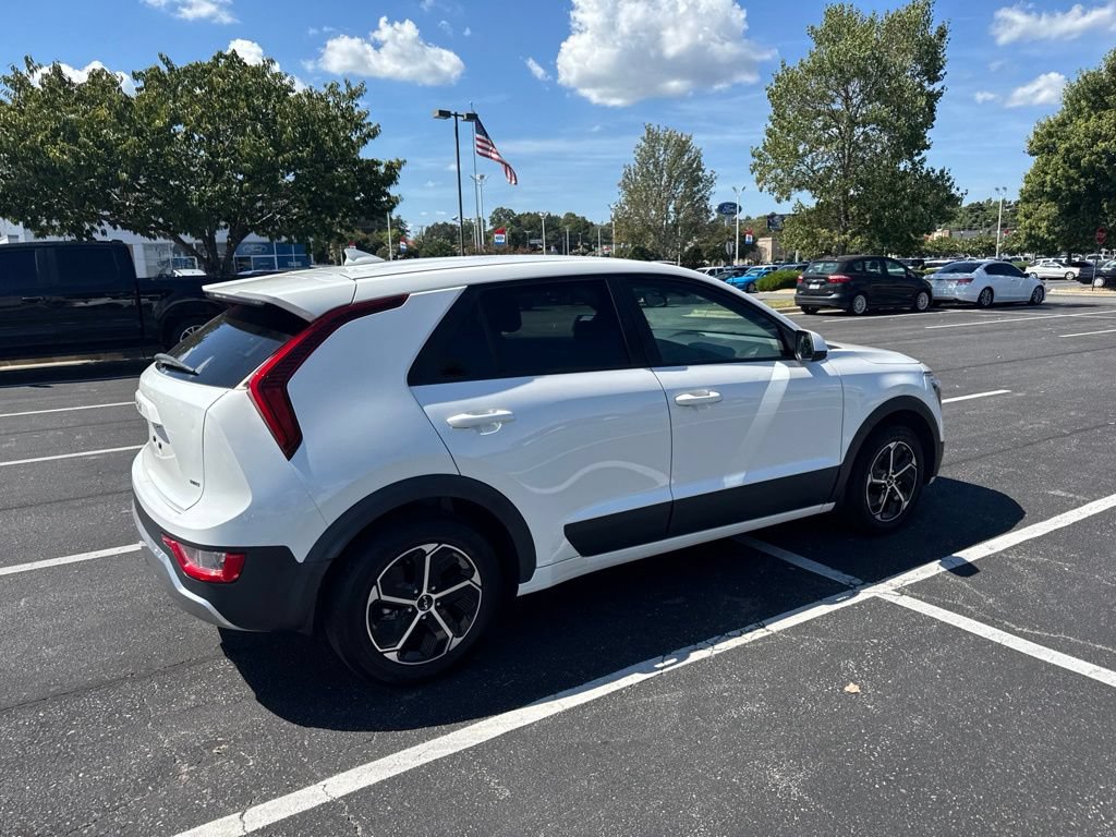 Used 2023 Kia Niro LX FWD image 8
