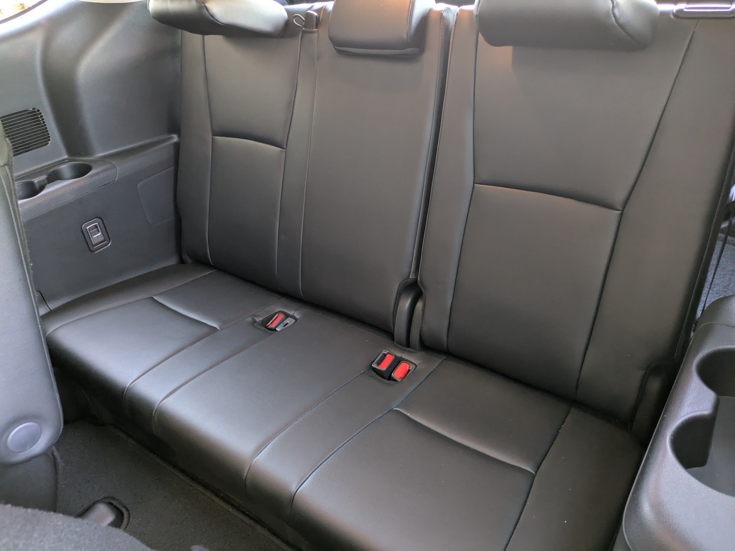 Used 2025 Toyota Highlander XLE FWD image 15