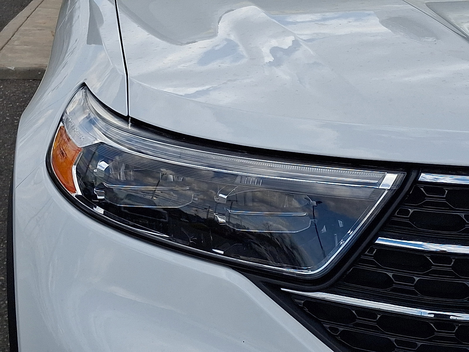 Certified 2021 Ford Explorer XLT w/ Equipment Group 202A image 9