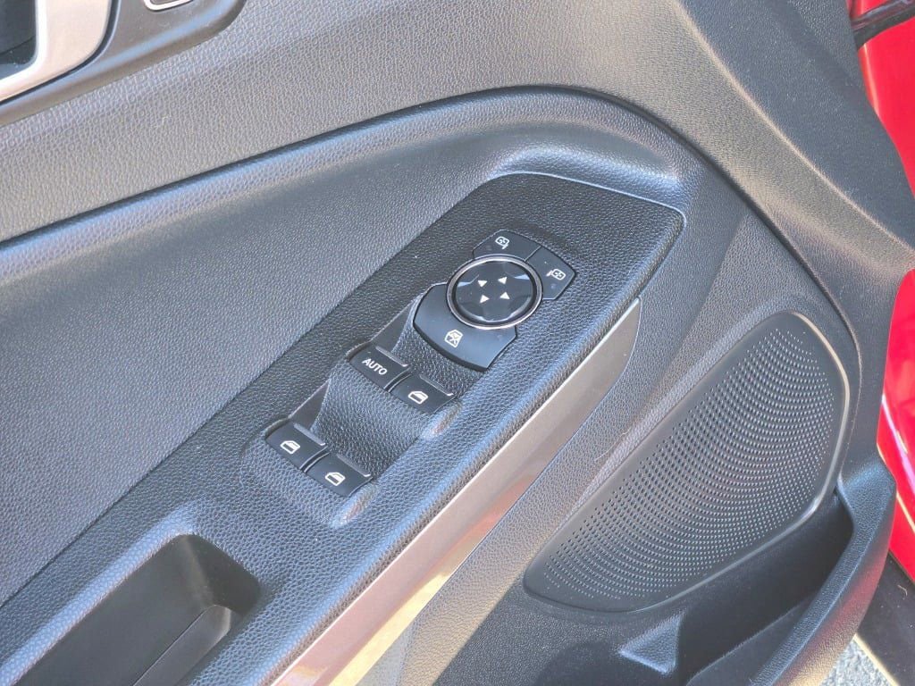 Certified 2021 Ford EcoSport SE image 19