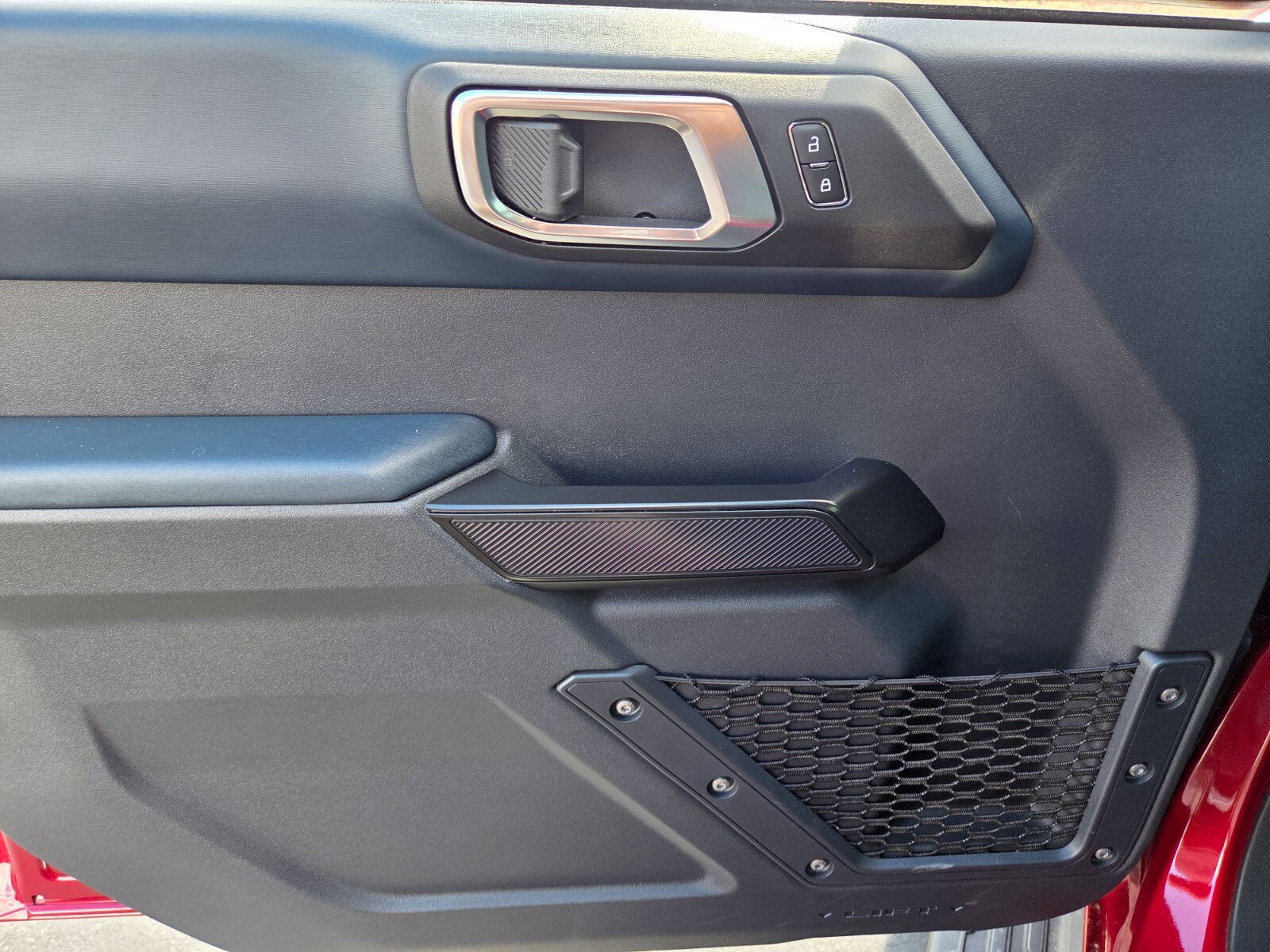 Certified 2025 Ford Bronco Heritage Edition AWD/4WD image 17