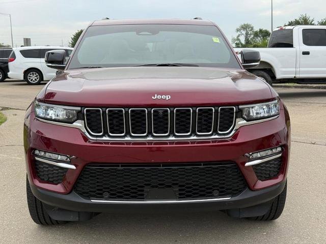 Used 2025 Jeep Grand Cherokee Limited w/ Luxury Tech Group II AWD/4WD image 9