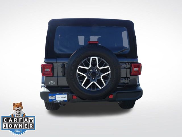 Used 2024 Jeep Wrangler Sahara image 11