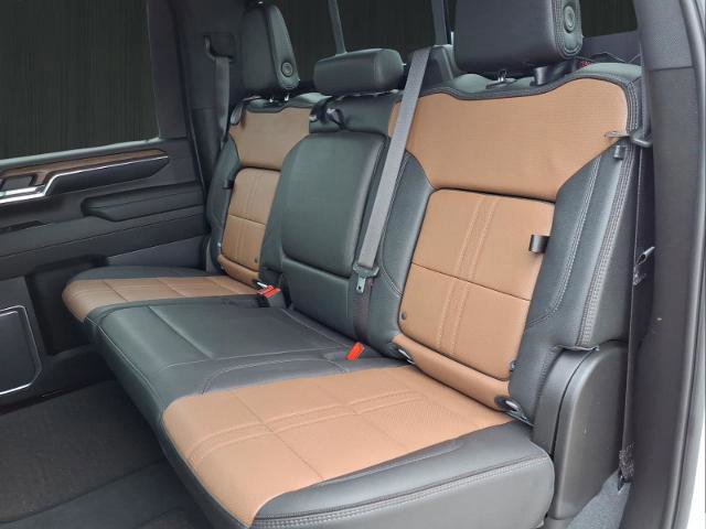 Used 2024 Chevrolet Silverado 2500 High Country w/ High Country Premium Package image 18