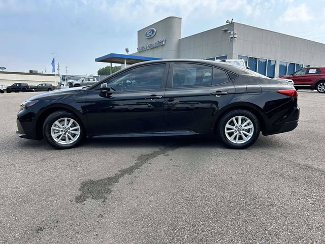 Used 2025 Toyota Camry LE FWD image 6