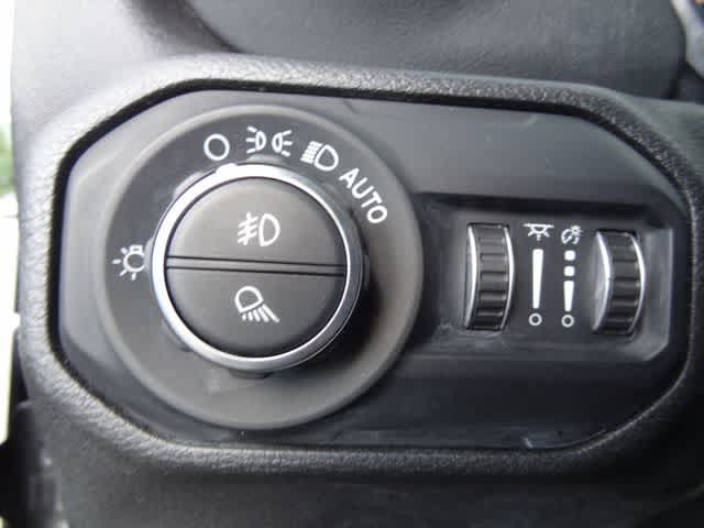 Used 2021 Jeep Gladiator Overland w/ Popular Equipment Package AWD/4WD image 17