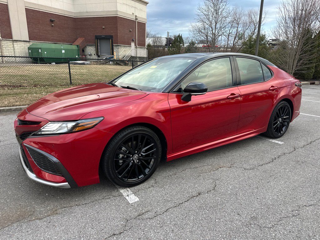 Used 2021 Toyota Camry XSE image 2