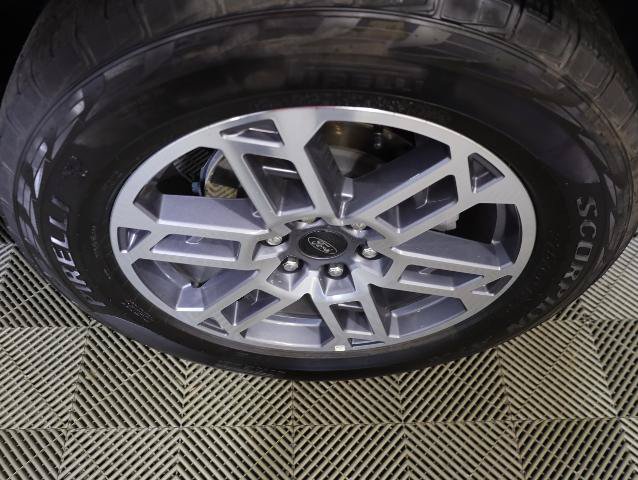Certified 2025 Ford Expedition Active AWD/4WD image 39