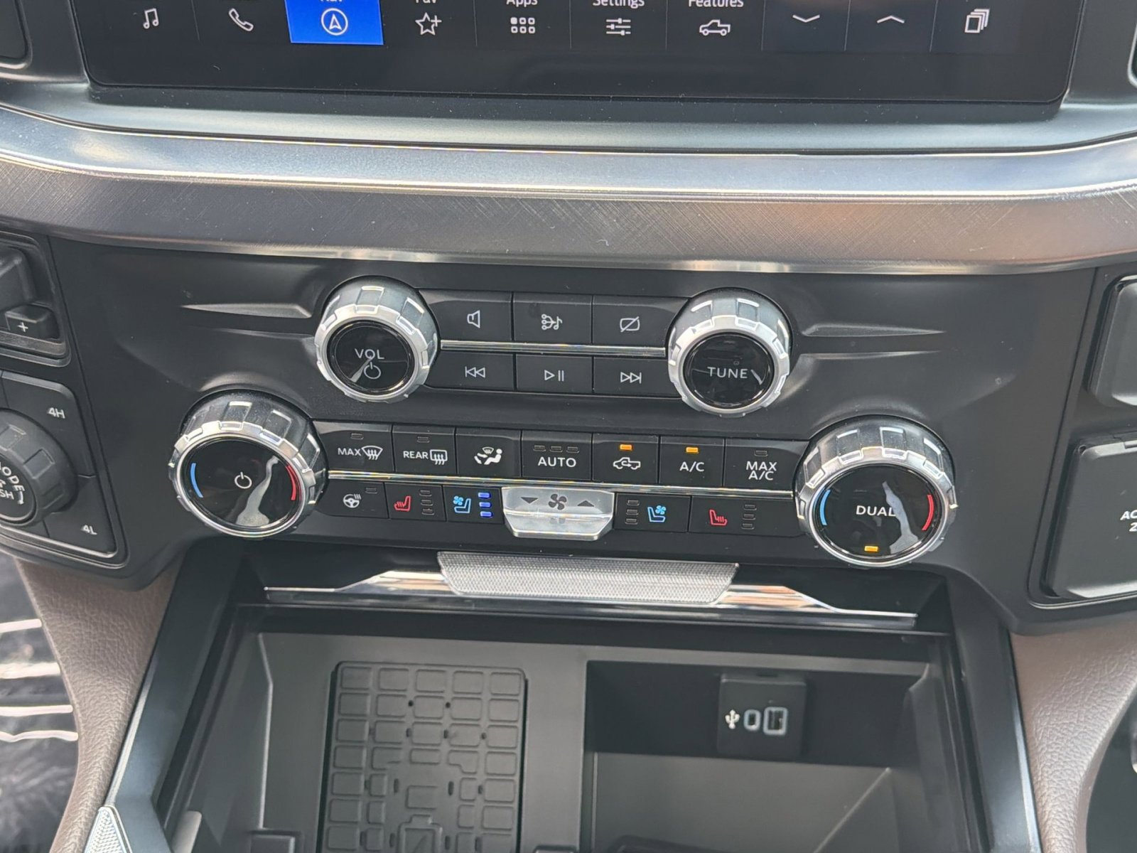 Certified 2024 Ford F350 King Ranch w/ Tremor Off-Road Package AWD/4WD image 33
