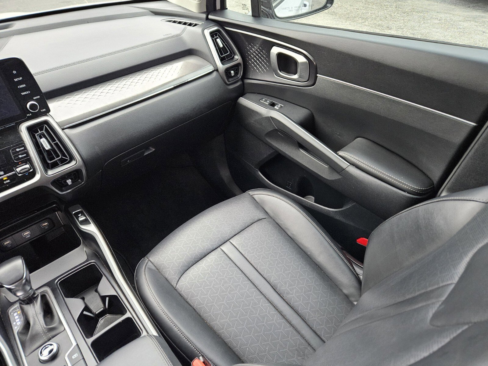 Used 2022 Kia Sorento S image 16