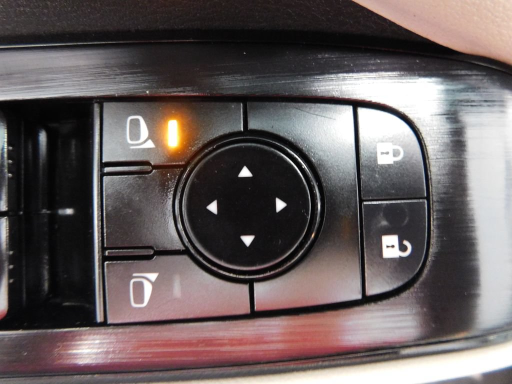 Used 2025 Nissan Rogue SV AWD/4WD image 15