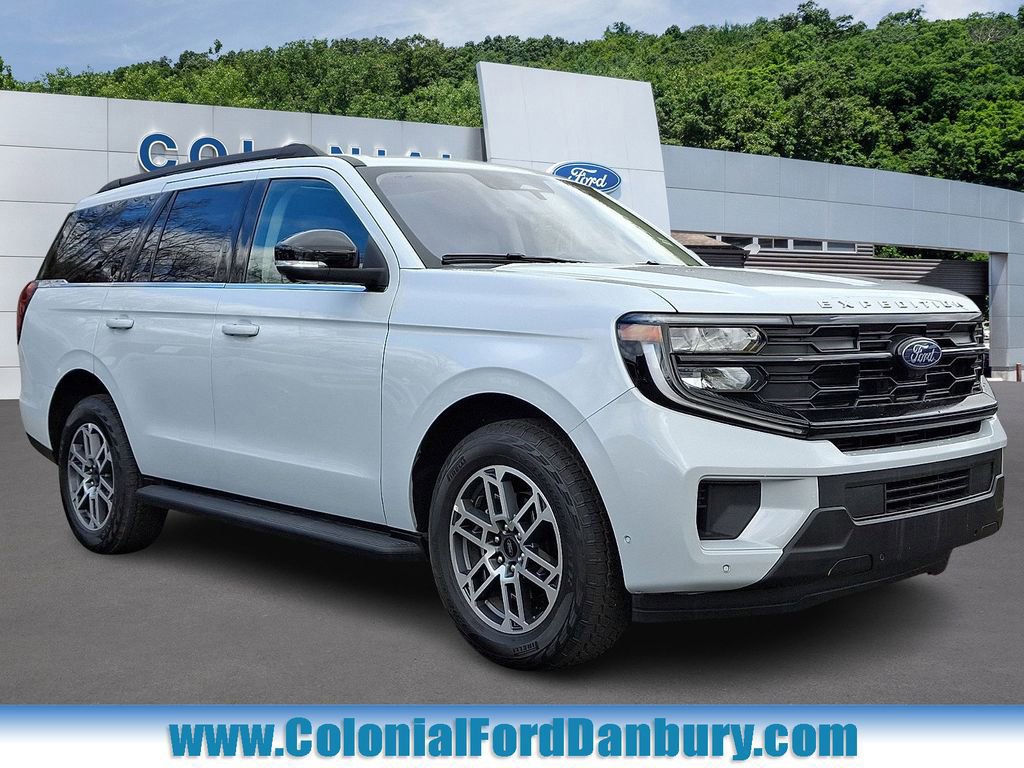 Certified 2025 Ford Expedition Active image 6