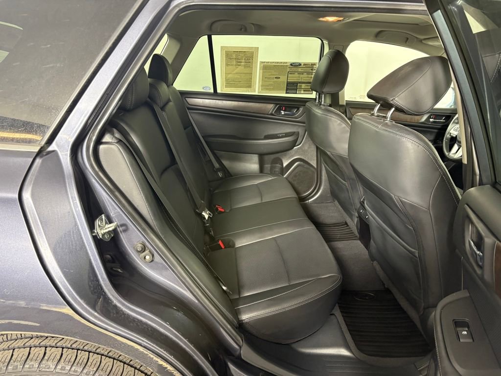 Used 2017 Subaru Outback 3.6R Limited image 33