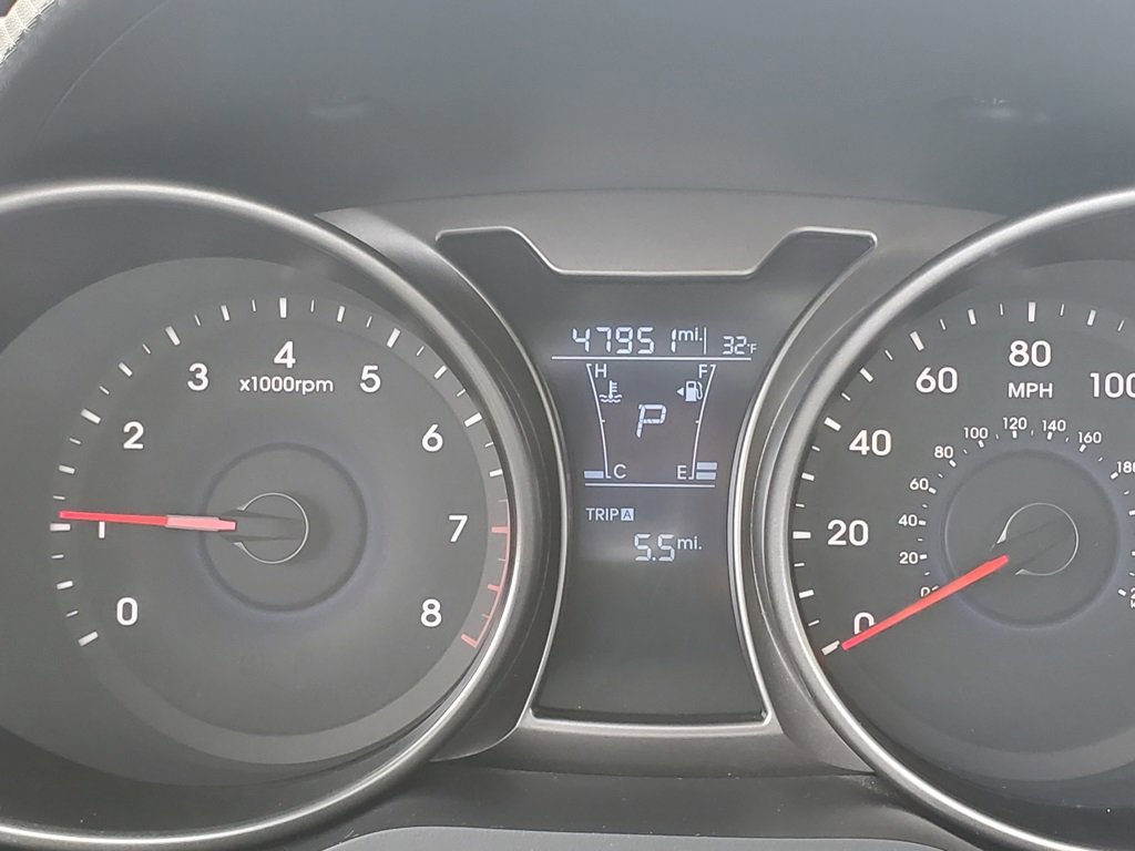 Used 2017 Hyundai Veloster Value Edition image 19