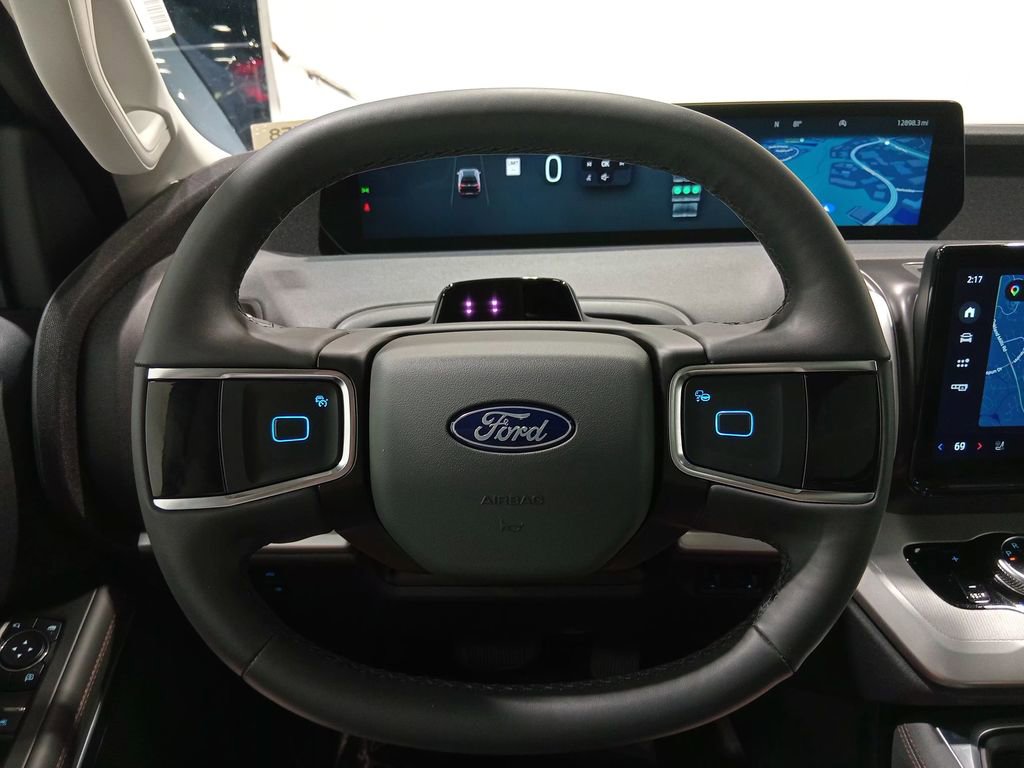 Certified 2025 Ford Expedition Active AWD/4WD image 21