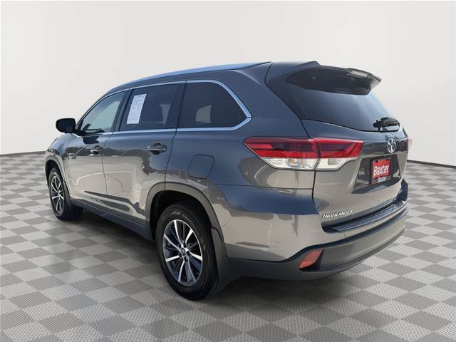 Used 2017 Toyota Highlander XLE AWD/4WD image 7