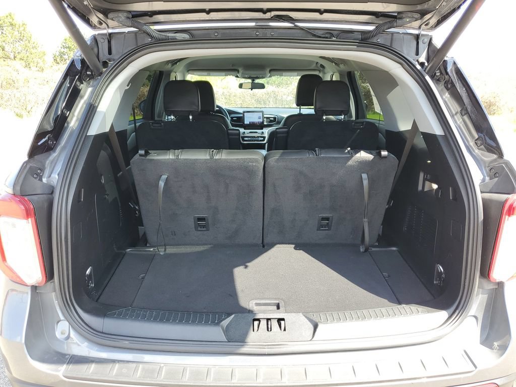 Certified 2024 Ford Explorer XLT w/ Equipment Group 202A AWD/4WD image 8