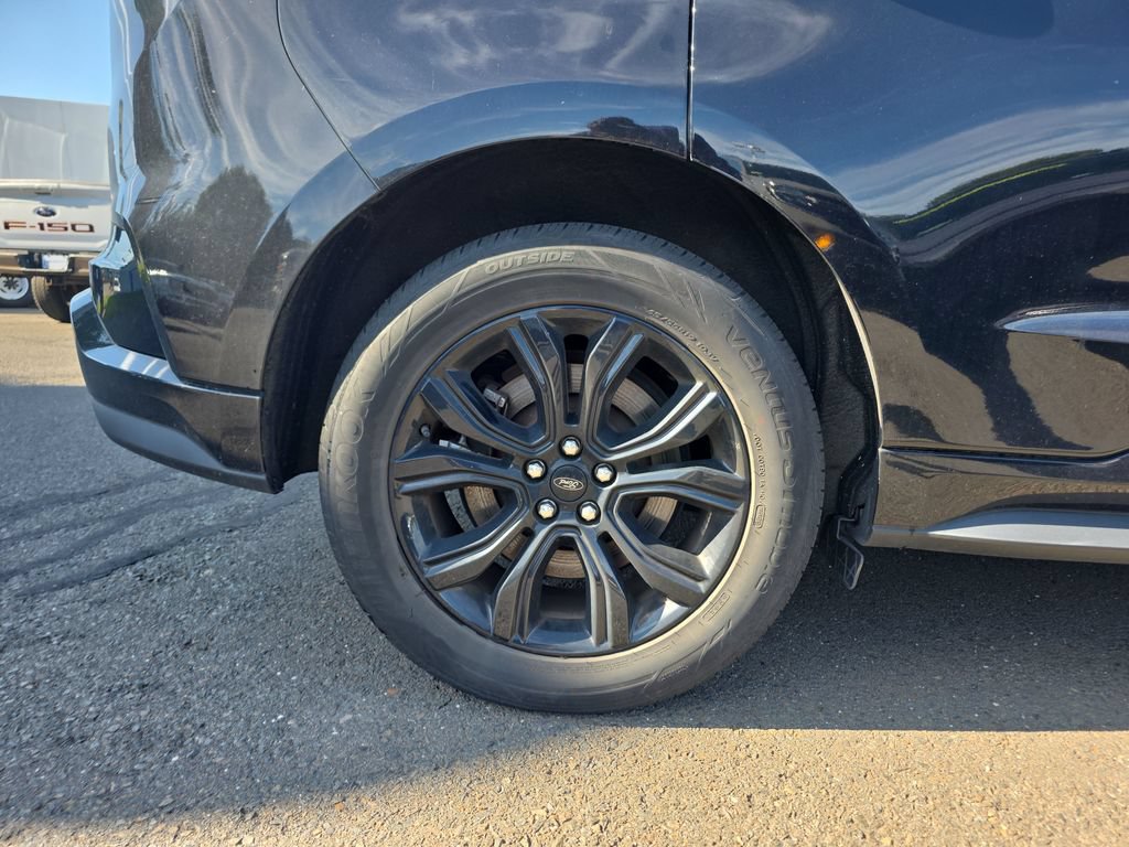 Certified 2022 Ford Edge SE w/ Black Appearance Package AWD/4WD image 12