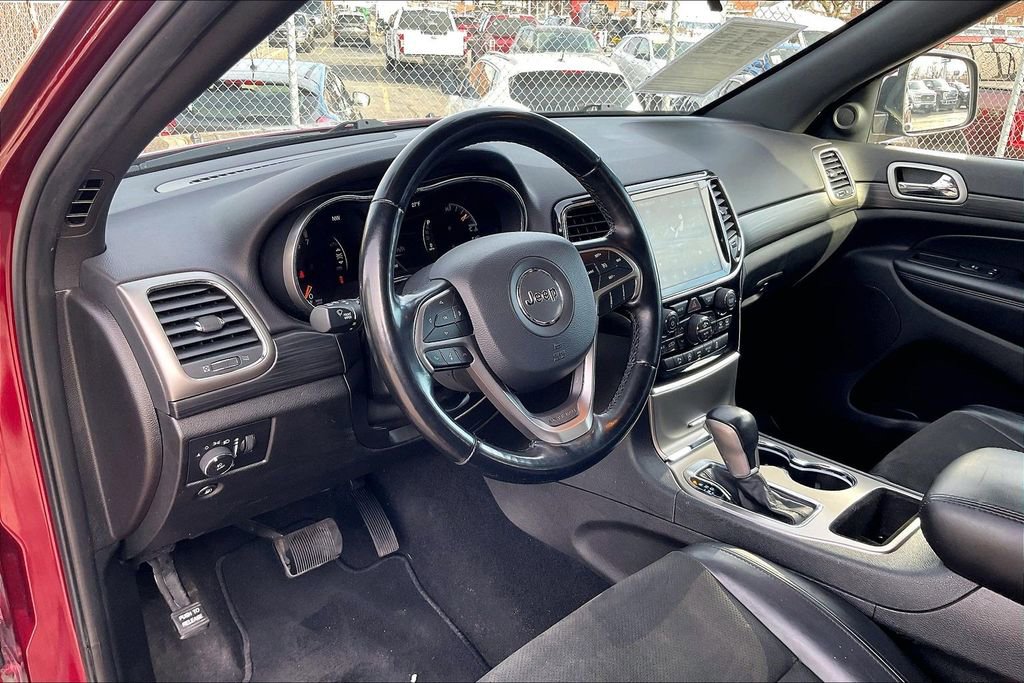 Used 2021 Jeep Grand Cherokee Laredo X image 12