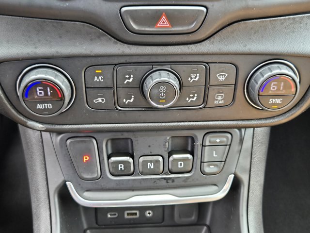 Used 2019 GMC Terrain SLT w/ Preferred Package FWD image 17