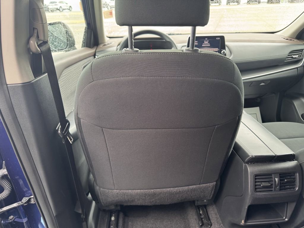 Used 2023 Nissan Rogue S image 30