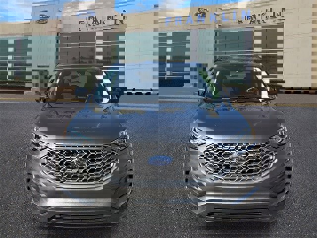Certified 2024 Ford Edge SE image 2