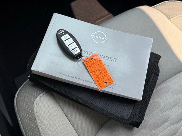 Used 2022 Nissan Pathfinder SV image 48