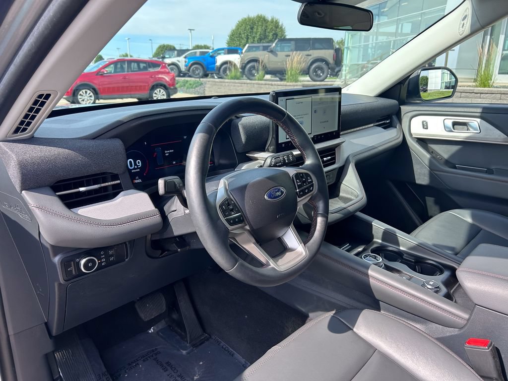 Certified 2025 Ford Explorer Active w/ Active Comfort Package AWD/4WD image 9